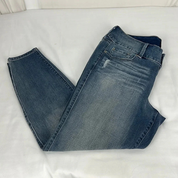 Torrid Premium Women’s 16R New Jegging Jean Ultimate Stretch Medium Wash - Picture 1 of 8